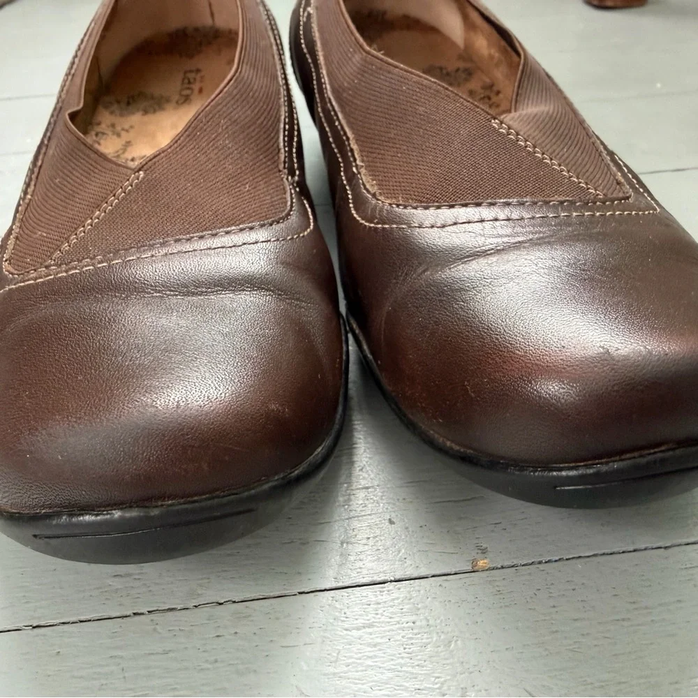 Taos Lilli Brown Leather Slip On Flats Shoes 8